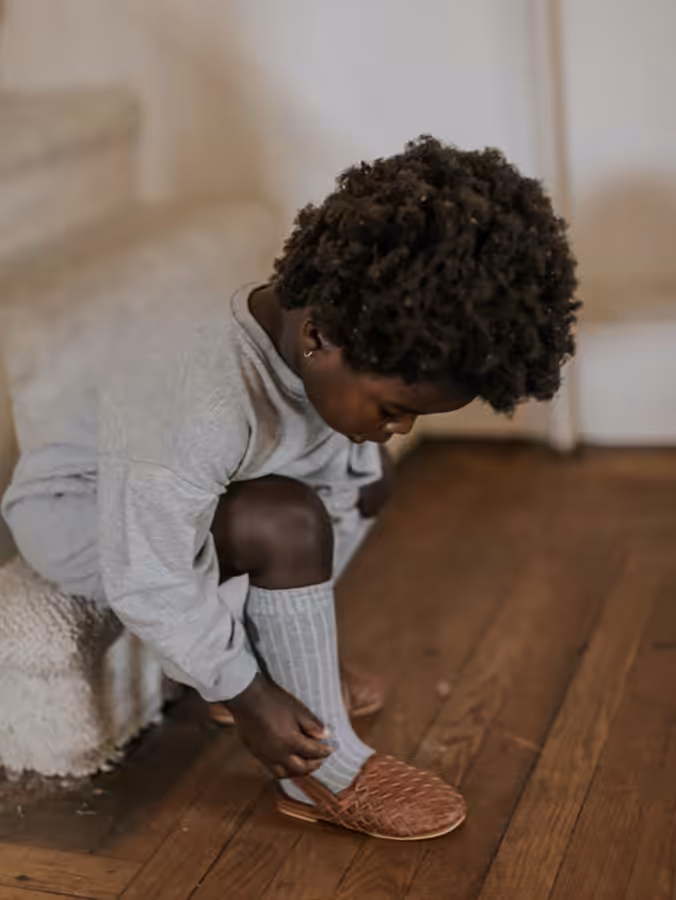 The Ribbed Sock Kids, couleur Antique Rose, Bronze, Gray Melange, Oatmeal parThe Simple Folk – Image 2