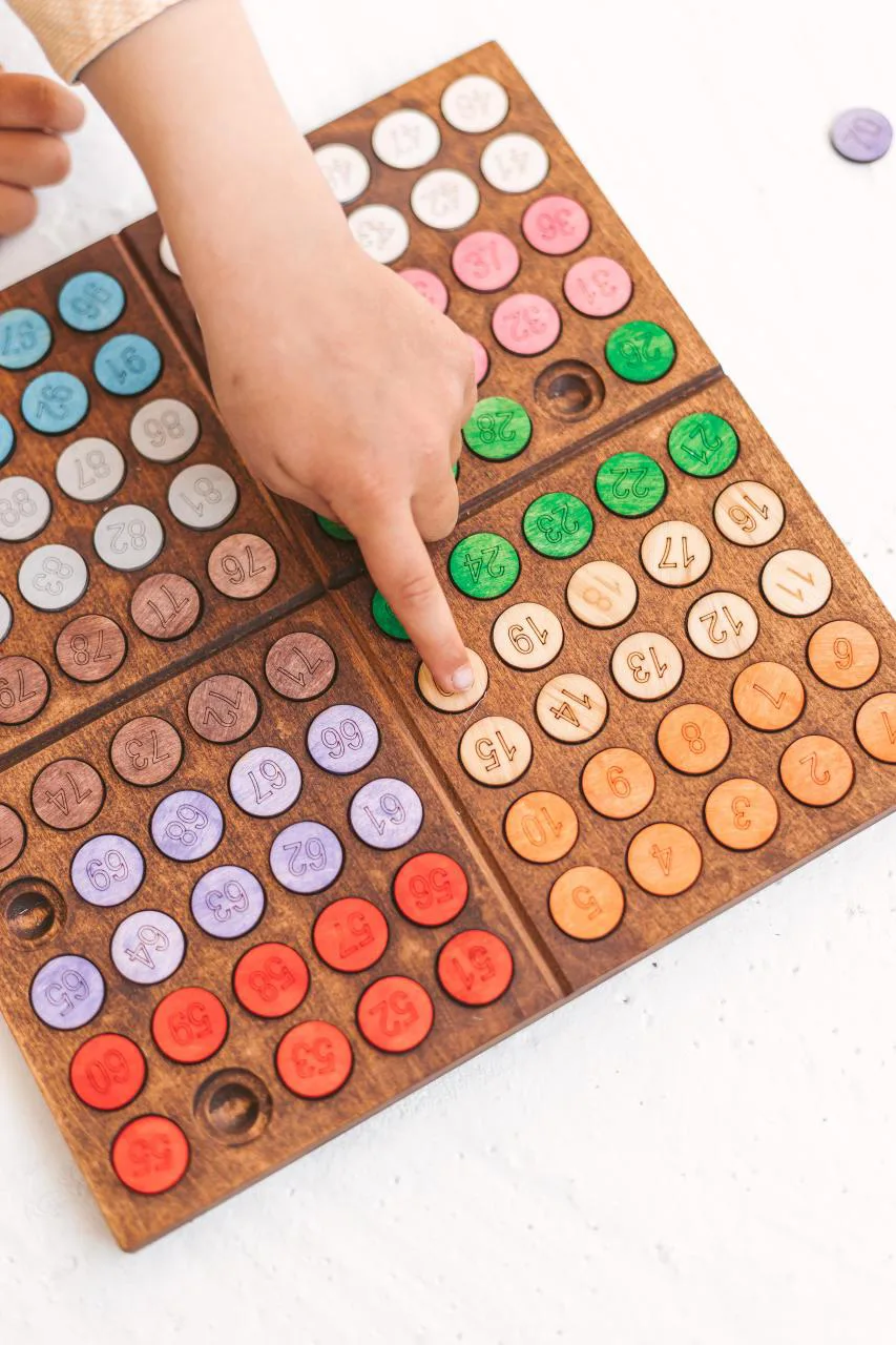 Montessori-100-frame Woodinout