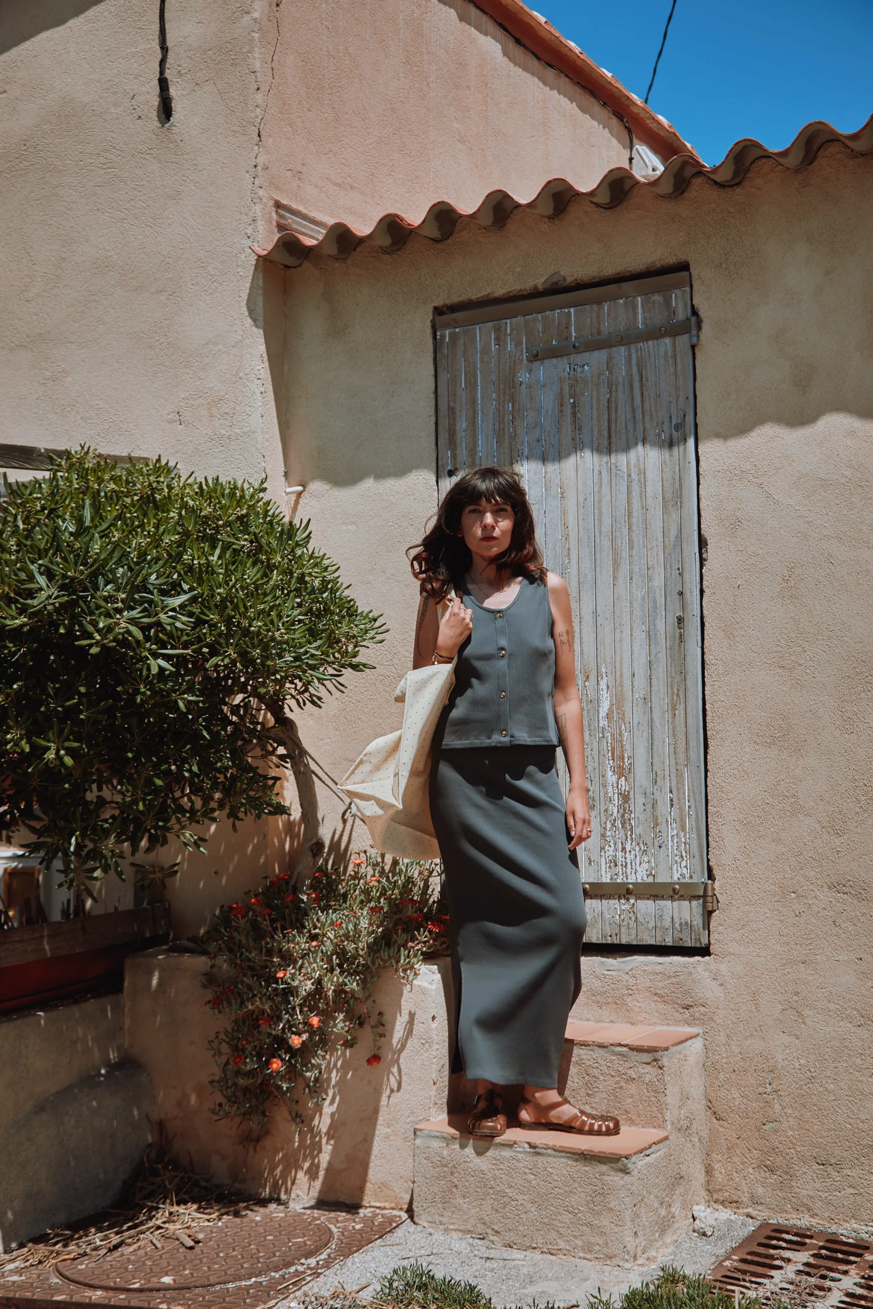 Debardeur Dille Top en Biscotti Olive Gray et Pirate Black par poudreorganic