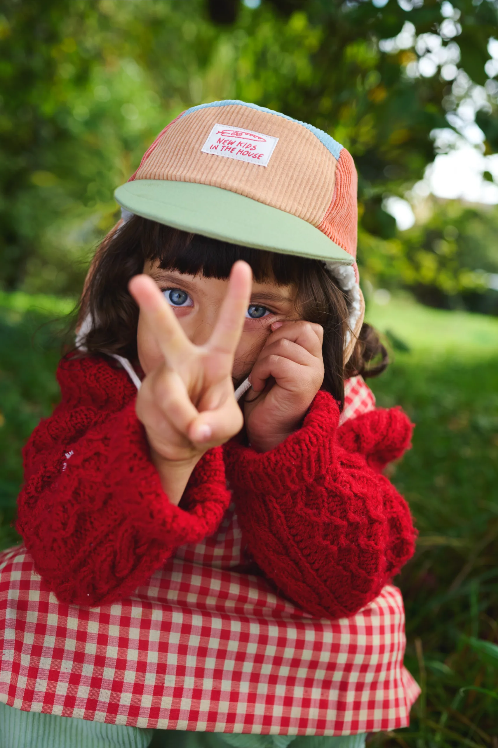 Winter Cap Robin / Bergen par New Kids in the House
