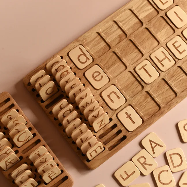 Letter Board mit Französische Basisschrift - nach Montessori von Threewood