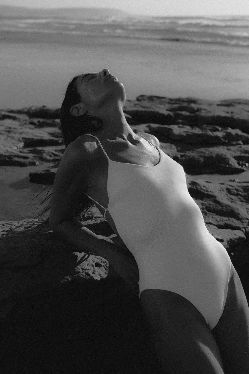 Maillot de bain écologique Aridane en mousse et noir par NOW_THEN