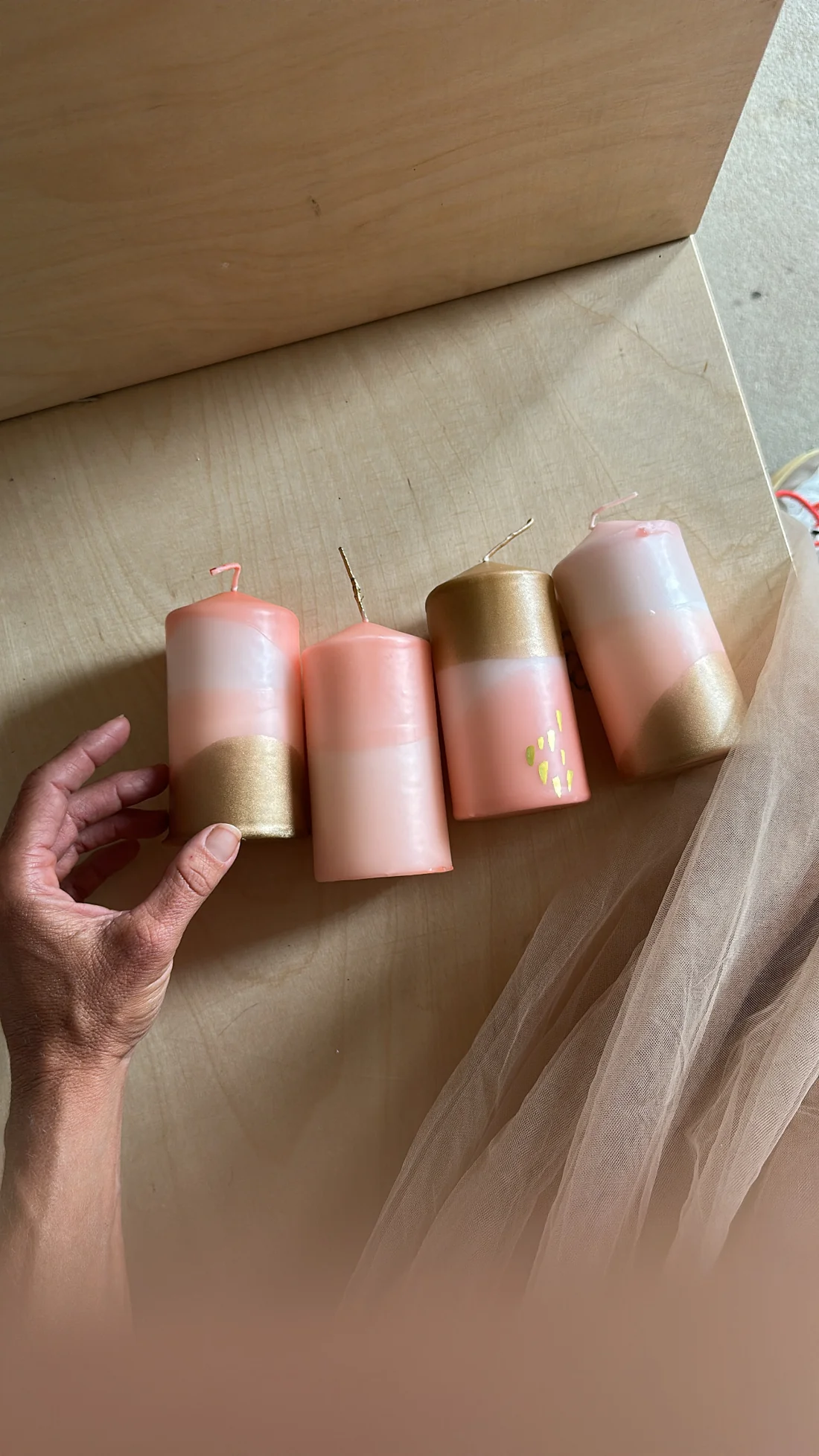 4 bougies en bloc couleur abricot doré par Frau Gold