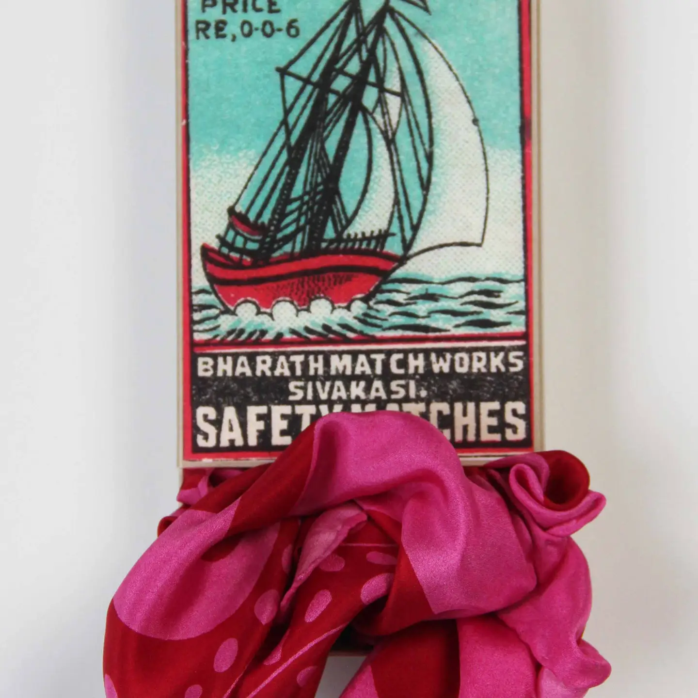 Mini-foulard en soie Love Fuchsia par Les Belles Vagabondes