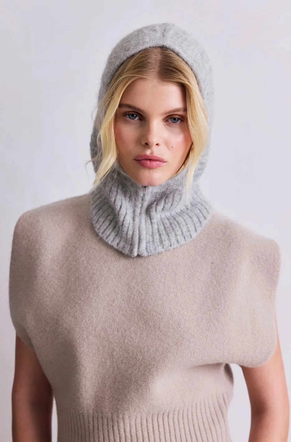Alpaca Balaclava mit Zip in grau von Arctic Fox