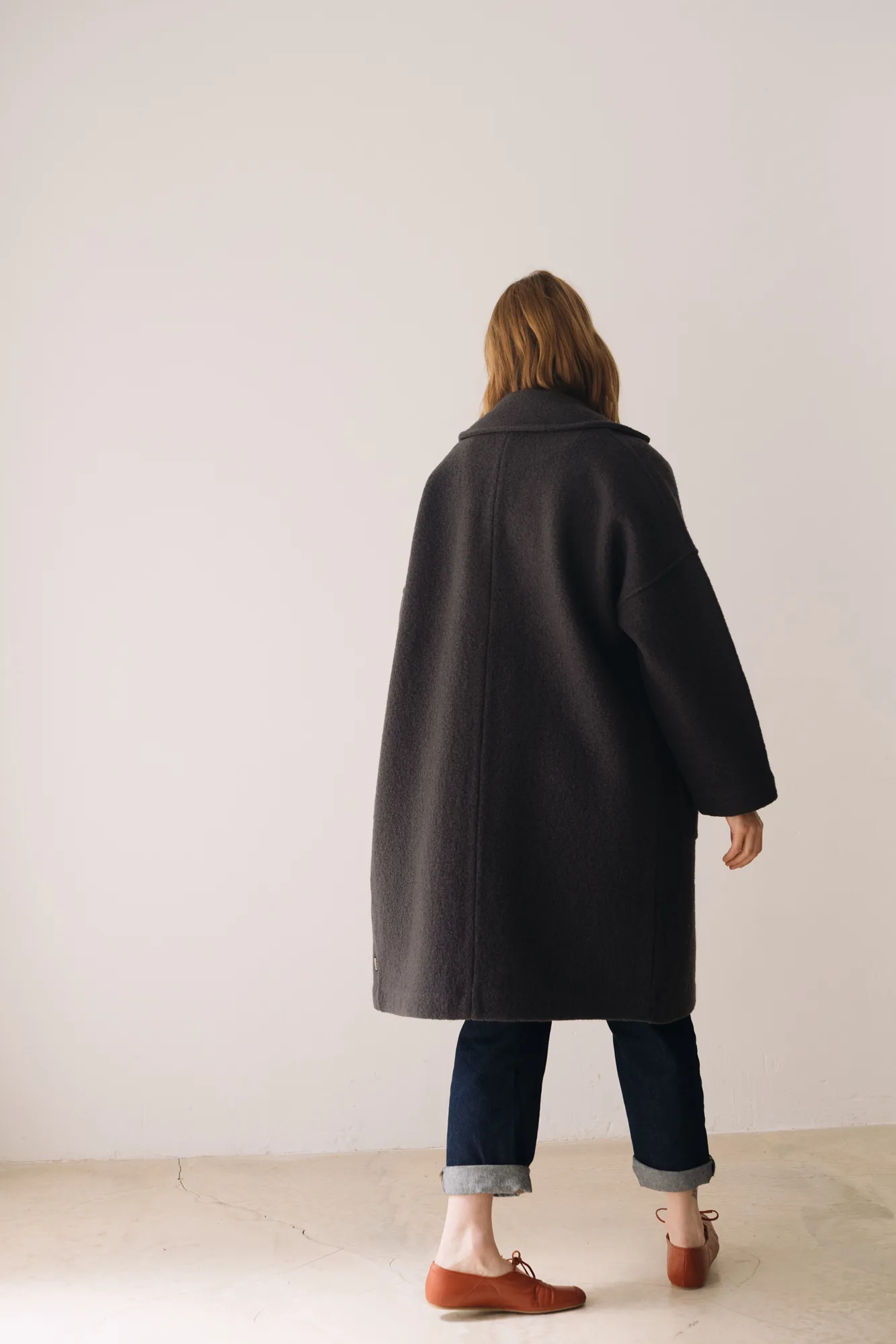 Merinowoll-Mantel lang in Beige und Grau von Tiralahilacha