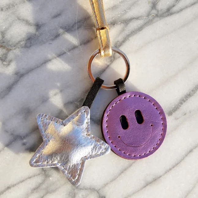 Gold Sparkling Pendants von Petit Mai