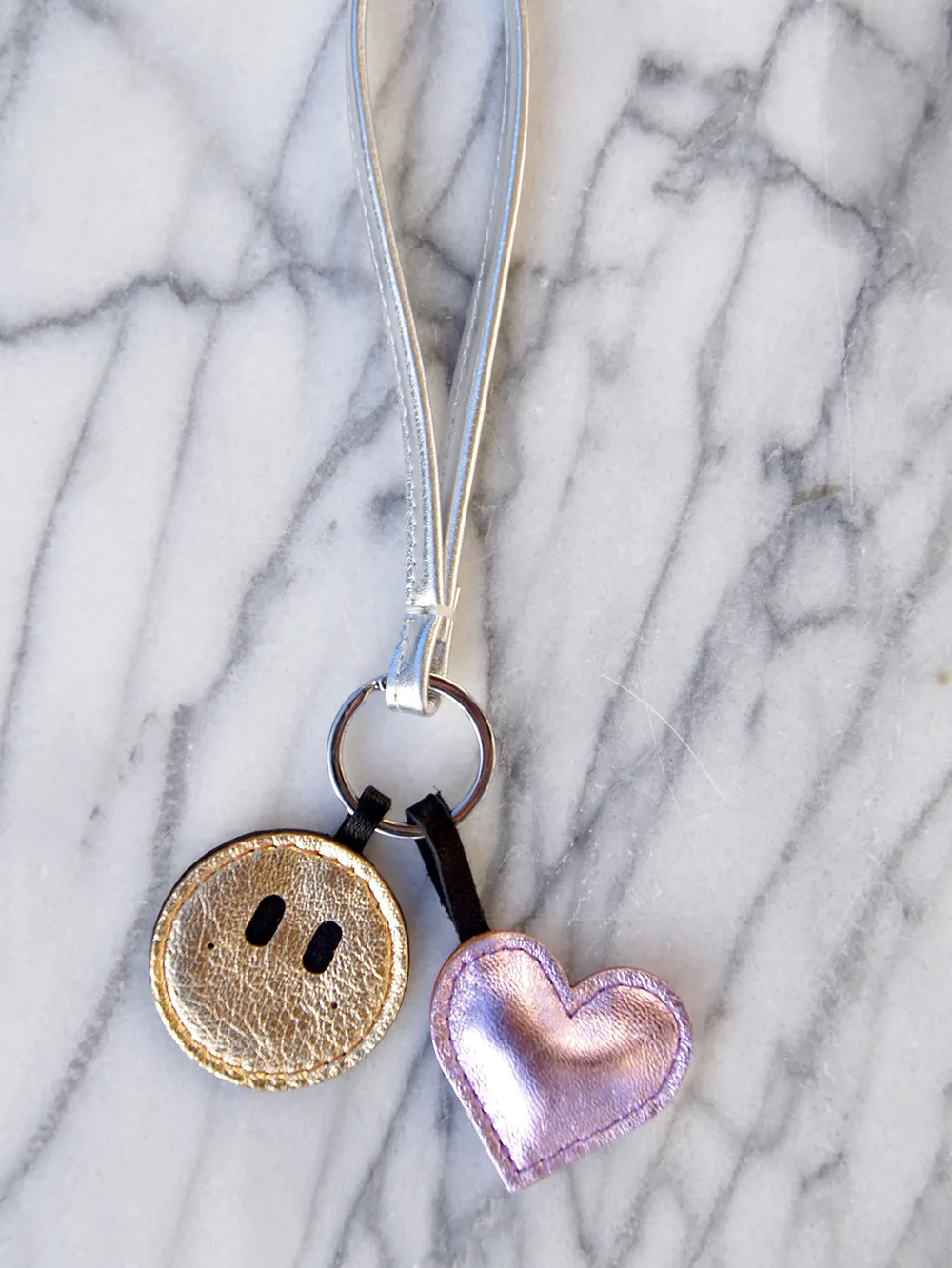 Silver Sparkling Pendants von Petit Mai – Bild 2