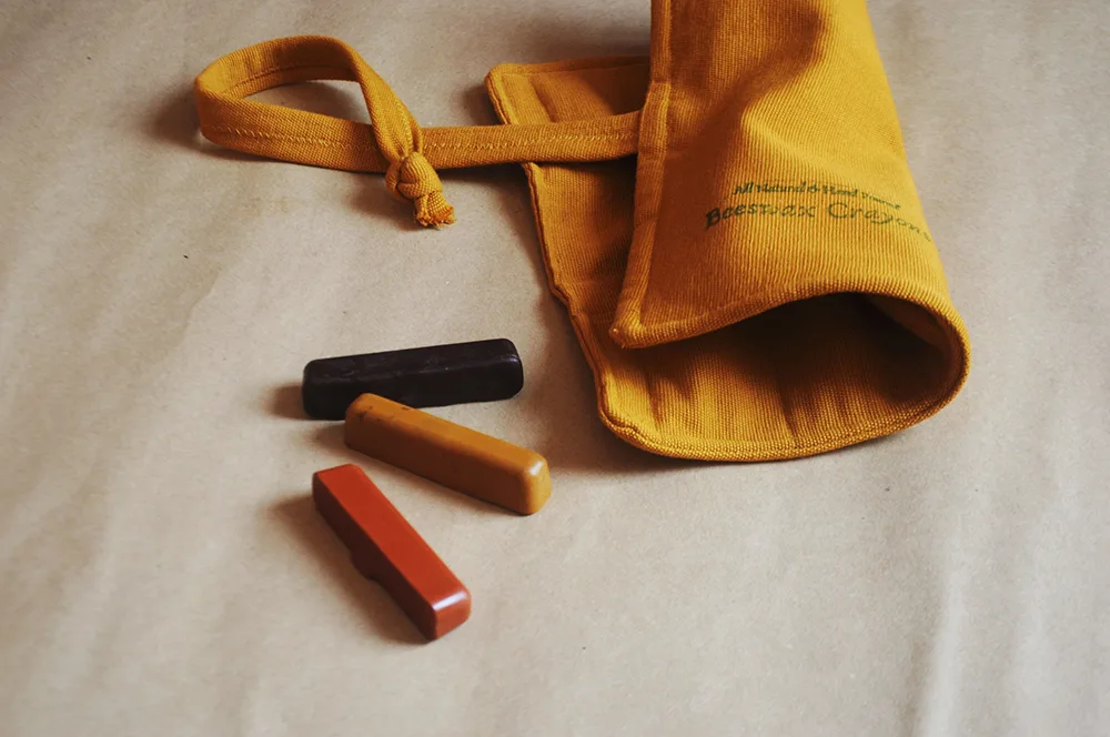 Beeswax.Grayons.Smilogy
