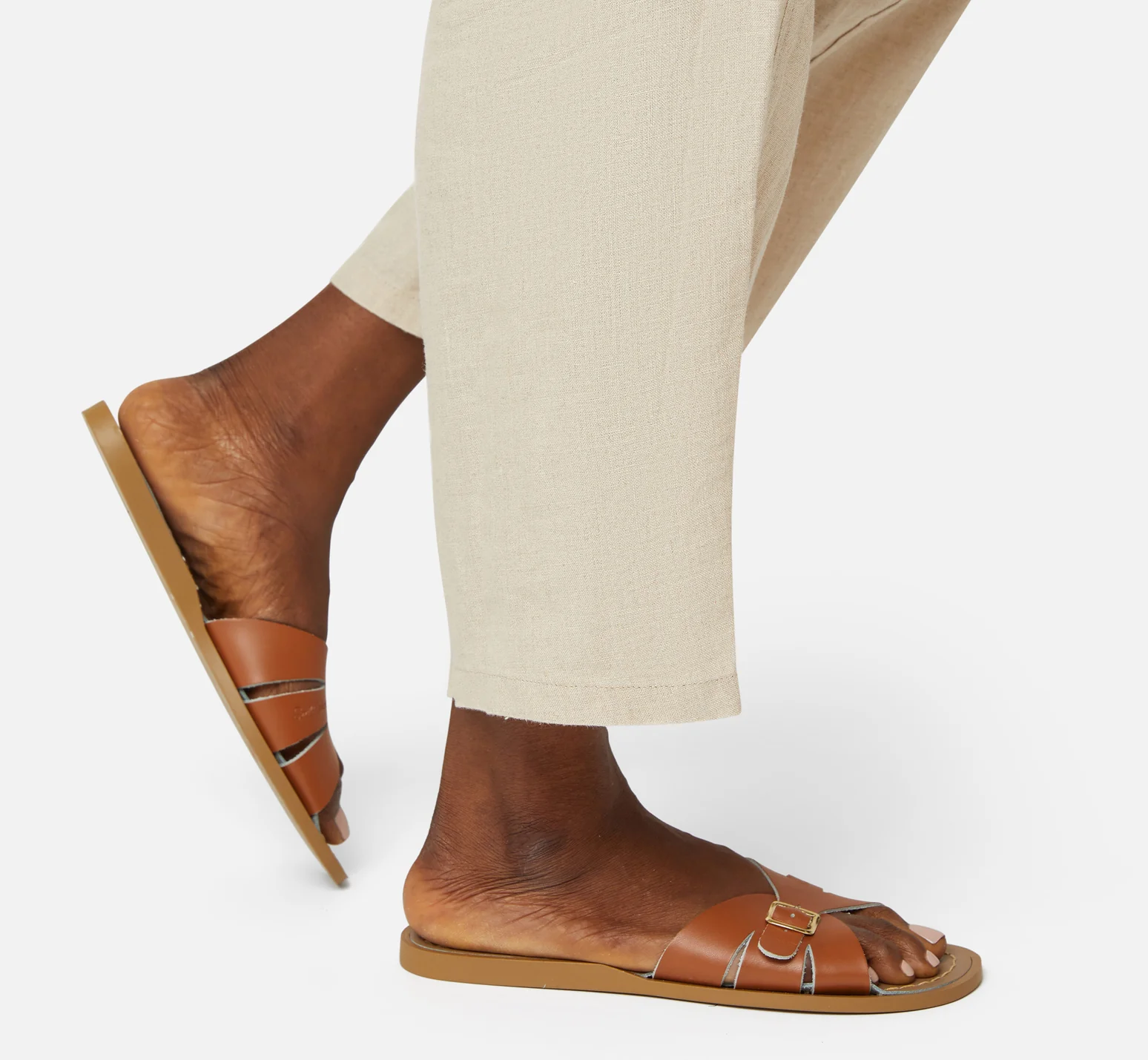 Salt-Water Slide in Black und Tan