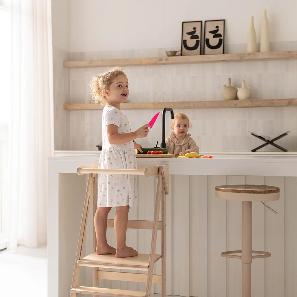 Wooden Montessori Learning Tower Jindl® – Wood Colour