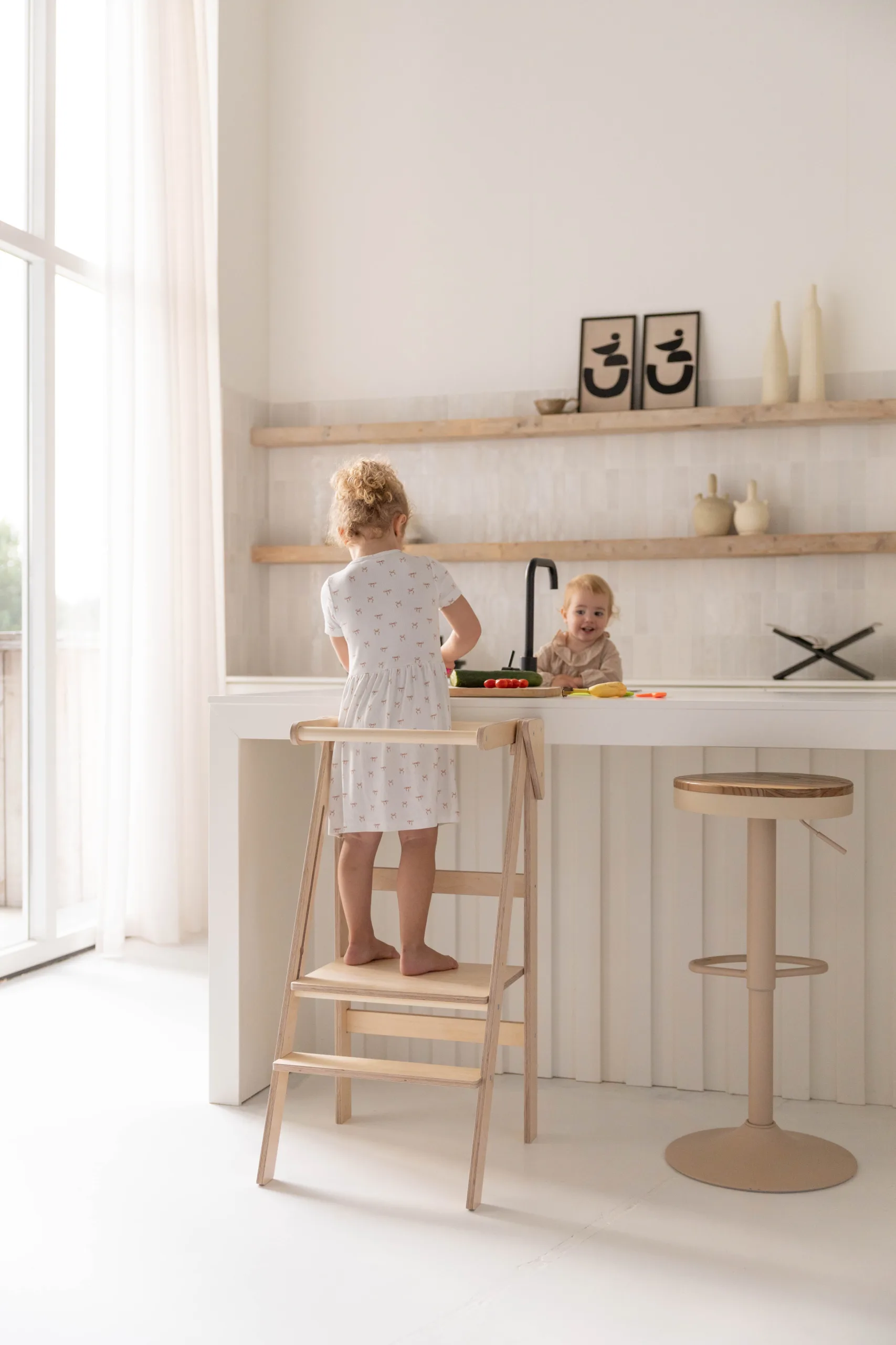 Wooden Montessori Learning Tower Jindl® – Wood Colour