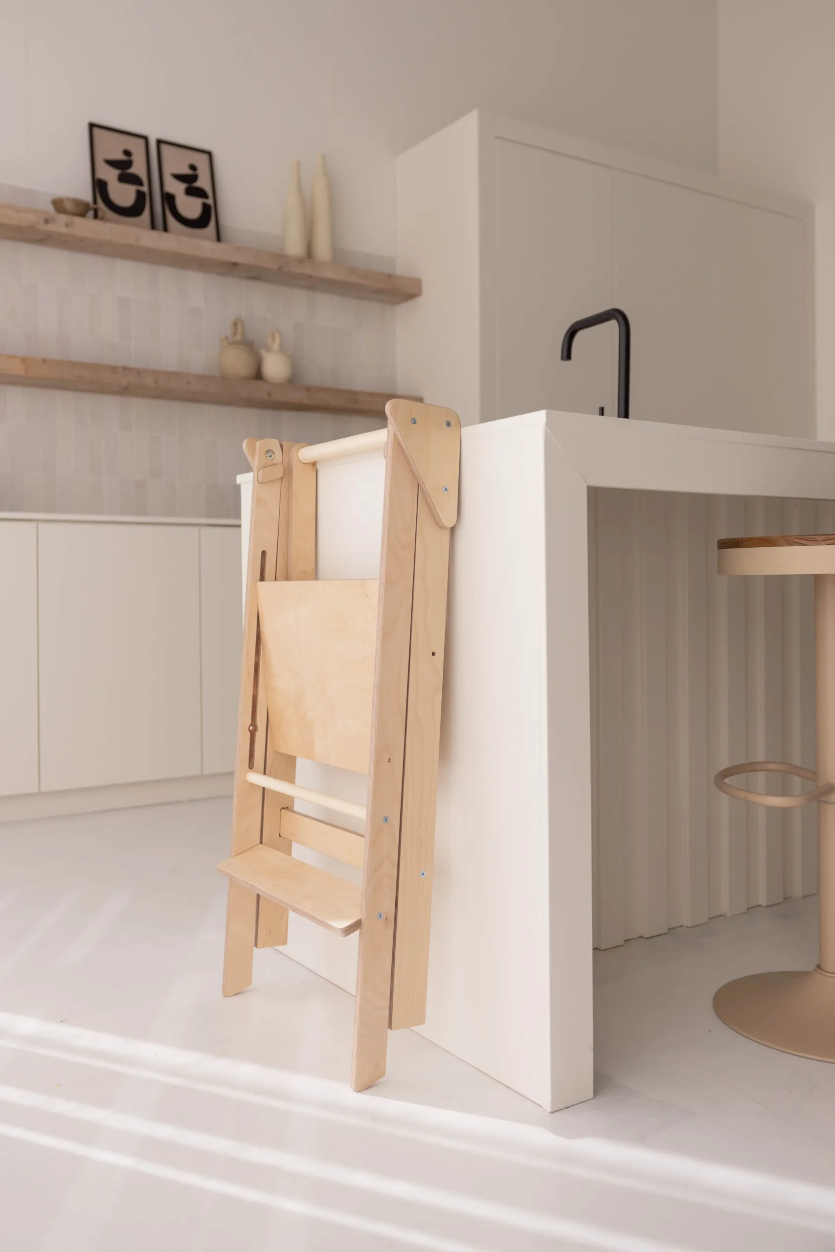 Wooden Montessori Learning Tower Jindl® – Wood Colour