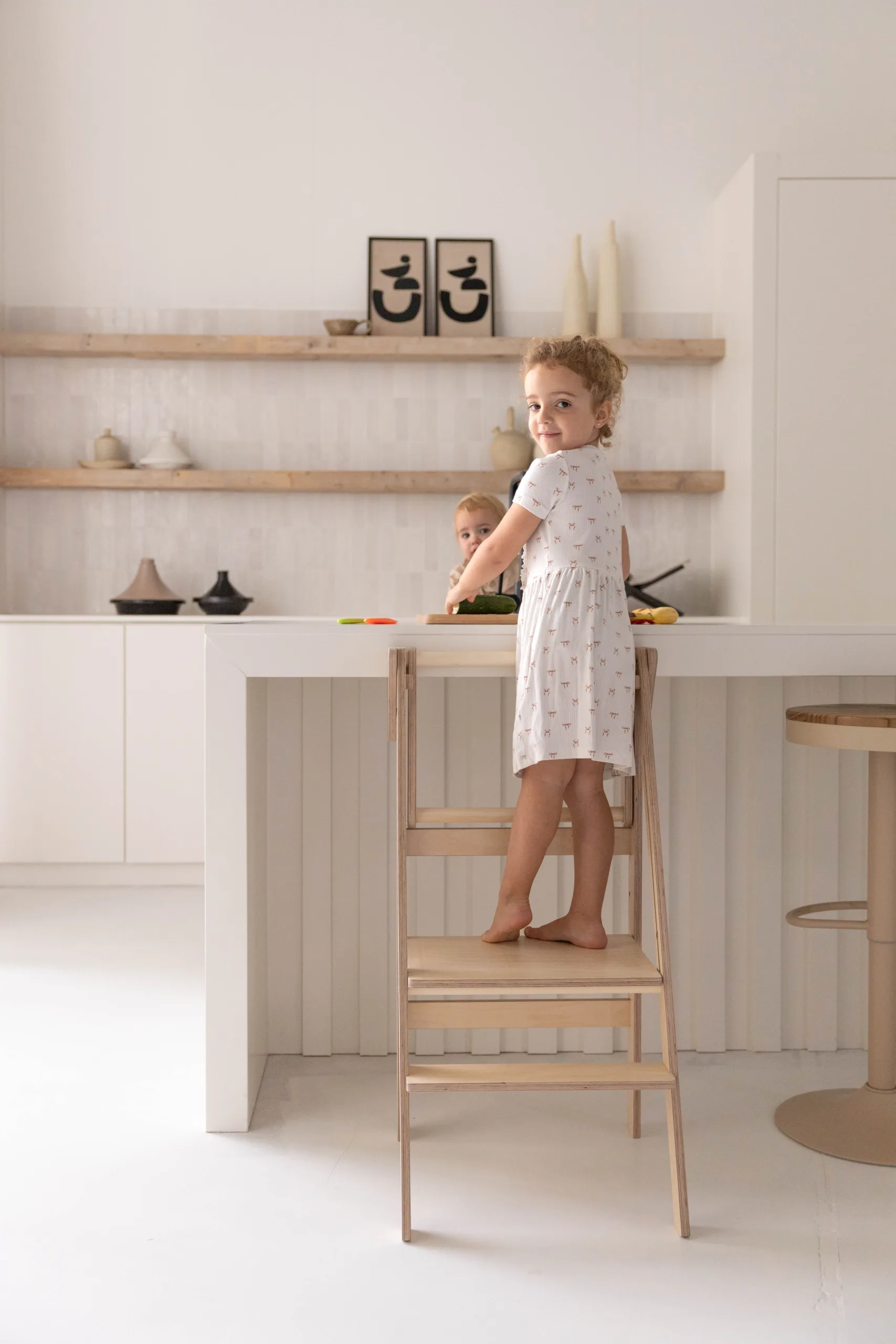 Wooden Montessori Learning Tower Jindl® – Wood Colour