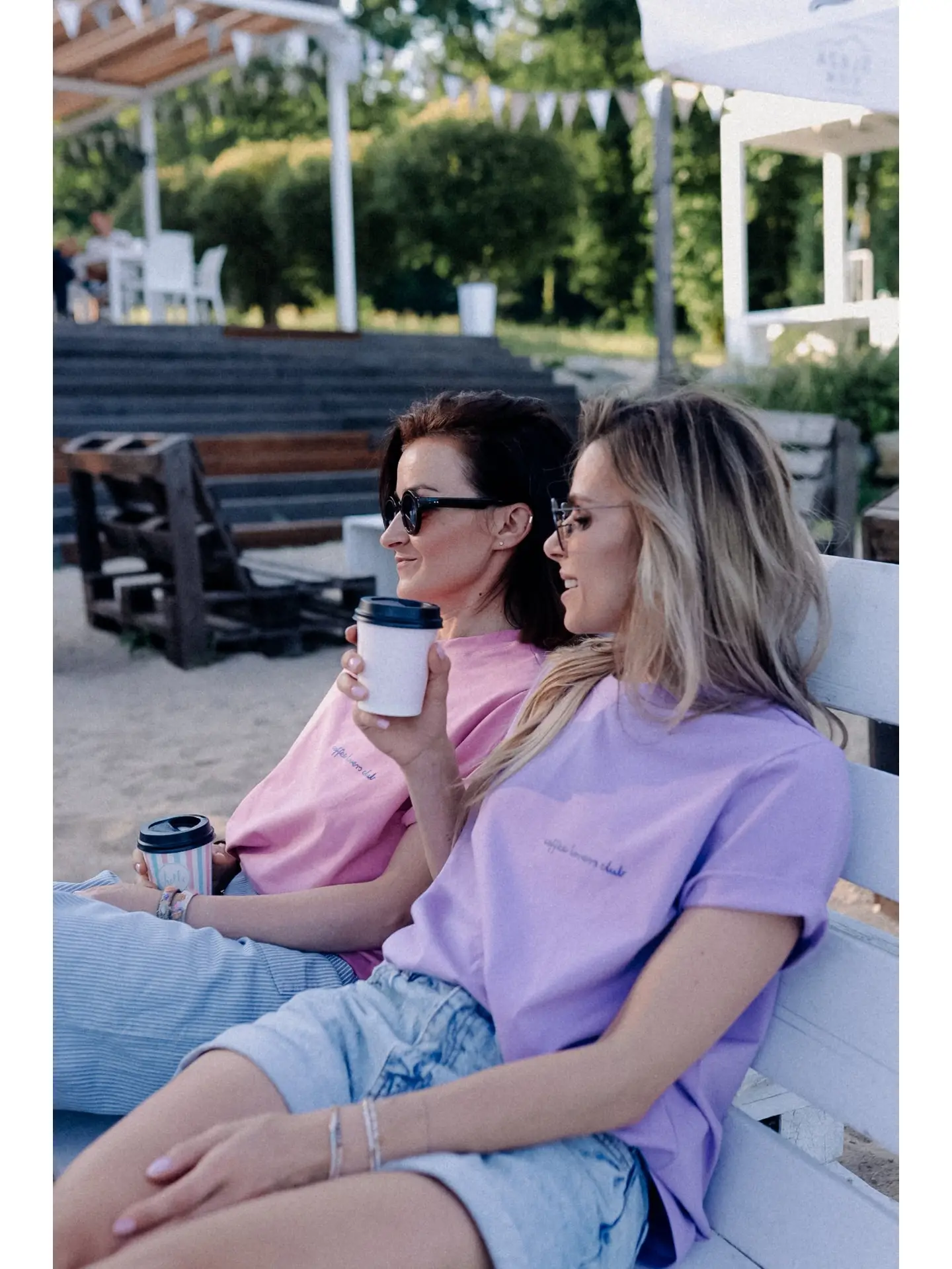 BIG COFFEE LOVER - T-Shirt in Lila von Don’t Grow Up