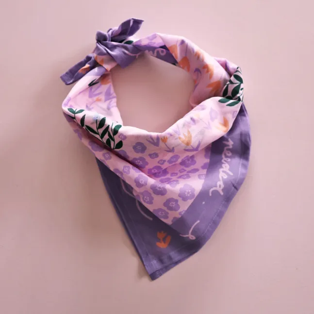 Kleines Foulard Flowers von Lili Pepper
