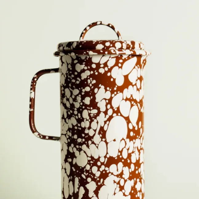 Die Carafe in Terra/Ecru von ÉMAÉ STUDIO