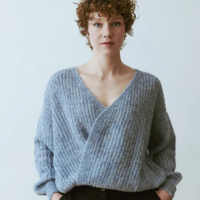 VEGA Wrap Cardigan in Cloudy Blue von Poudre Organic