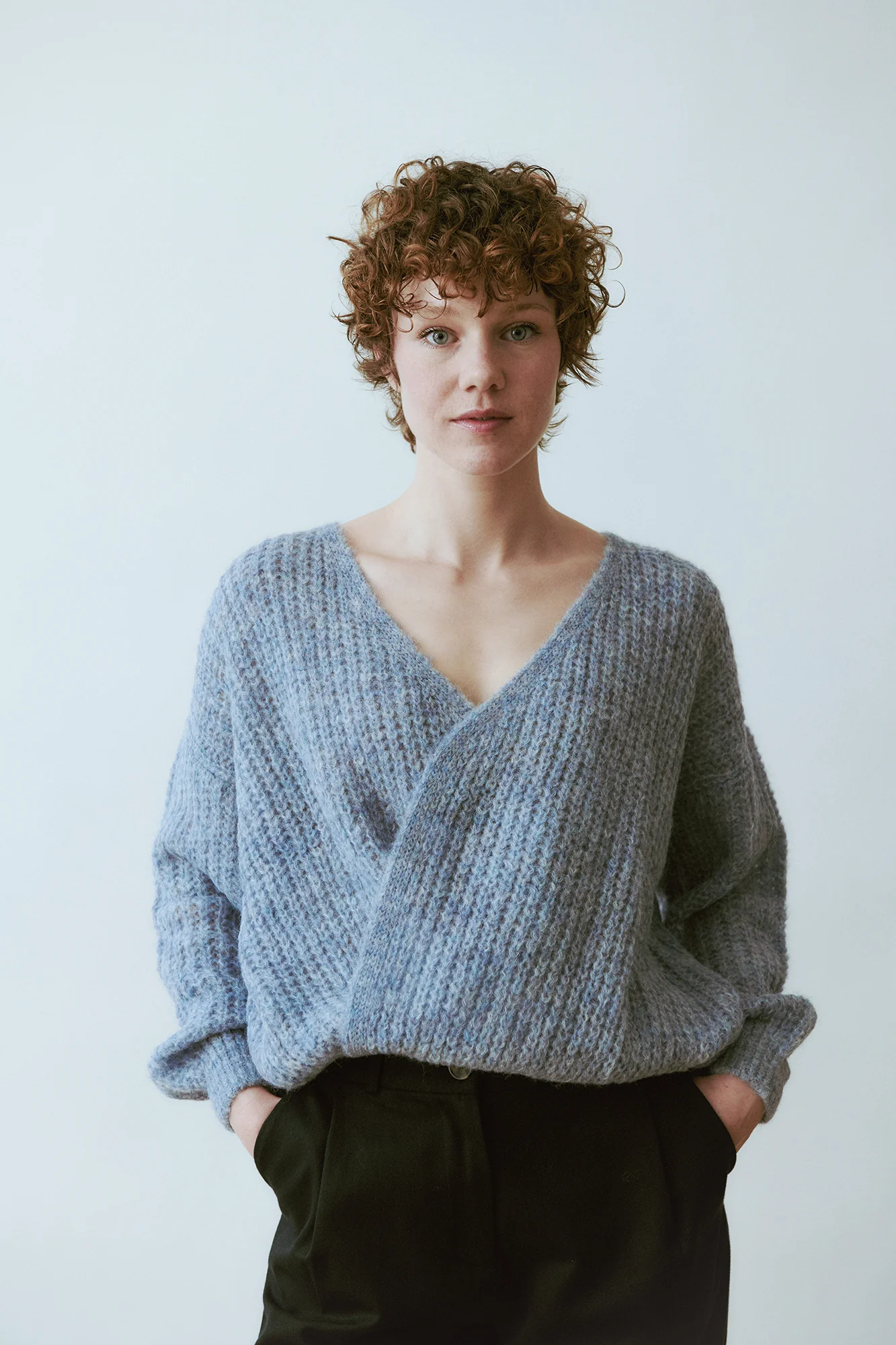 Cardigan cache-cœur VEGA en Cloudy Blue par Jungle Folk