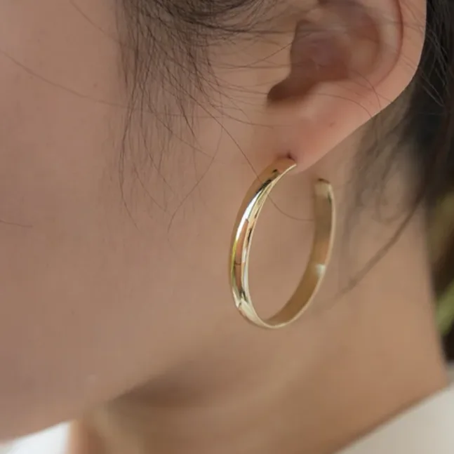 Large Hoops Ohrringe von Ting Goods
