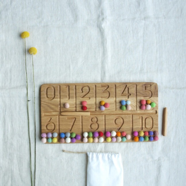Planche à numéros Montessori par Threewood