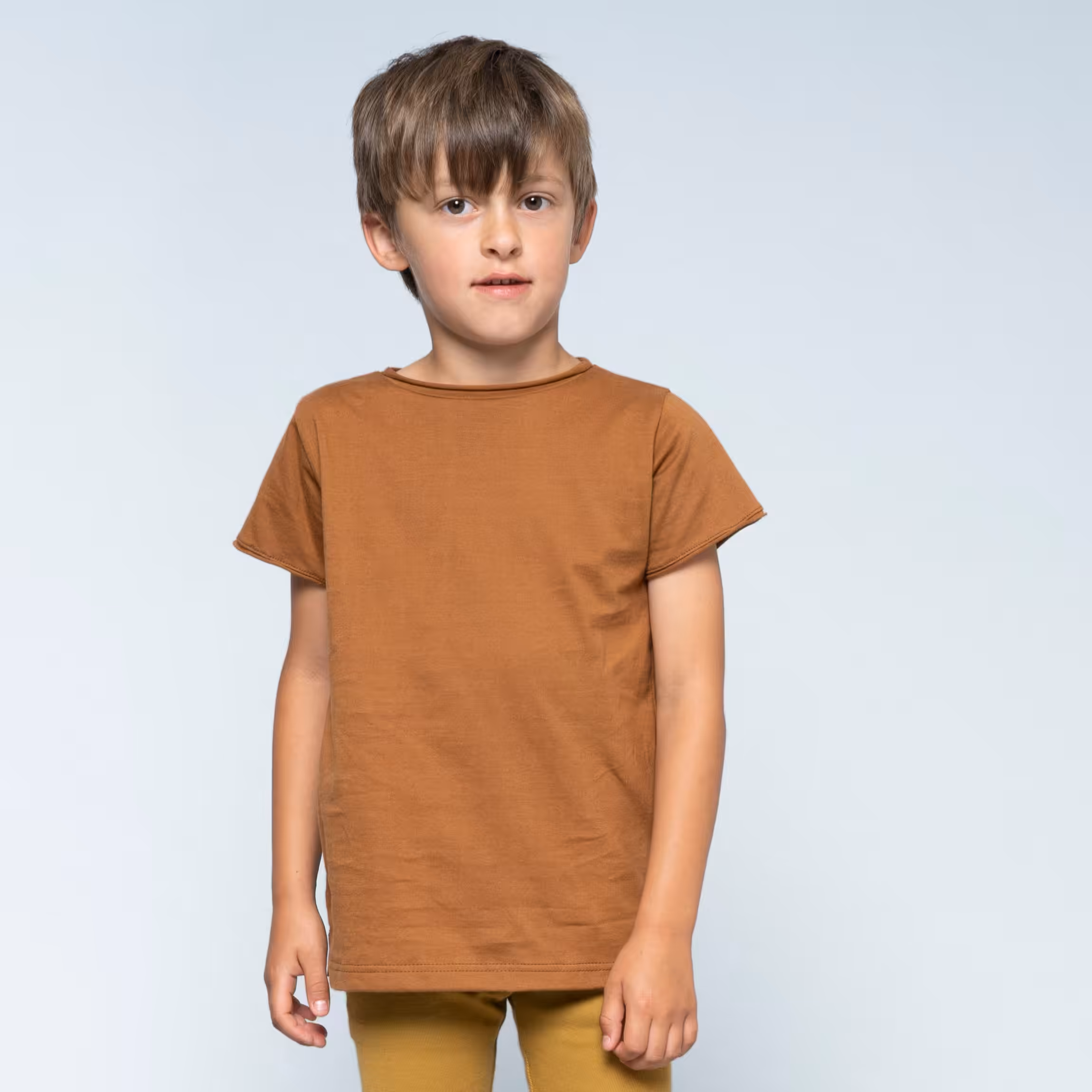 T-shirt à manches courtes Lin en coton bio par Minimalisma, couleur Amber et Tan